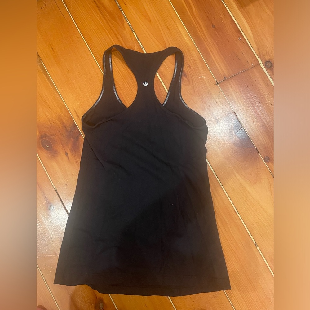 Black Lululemon reversible yoga tank